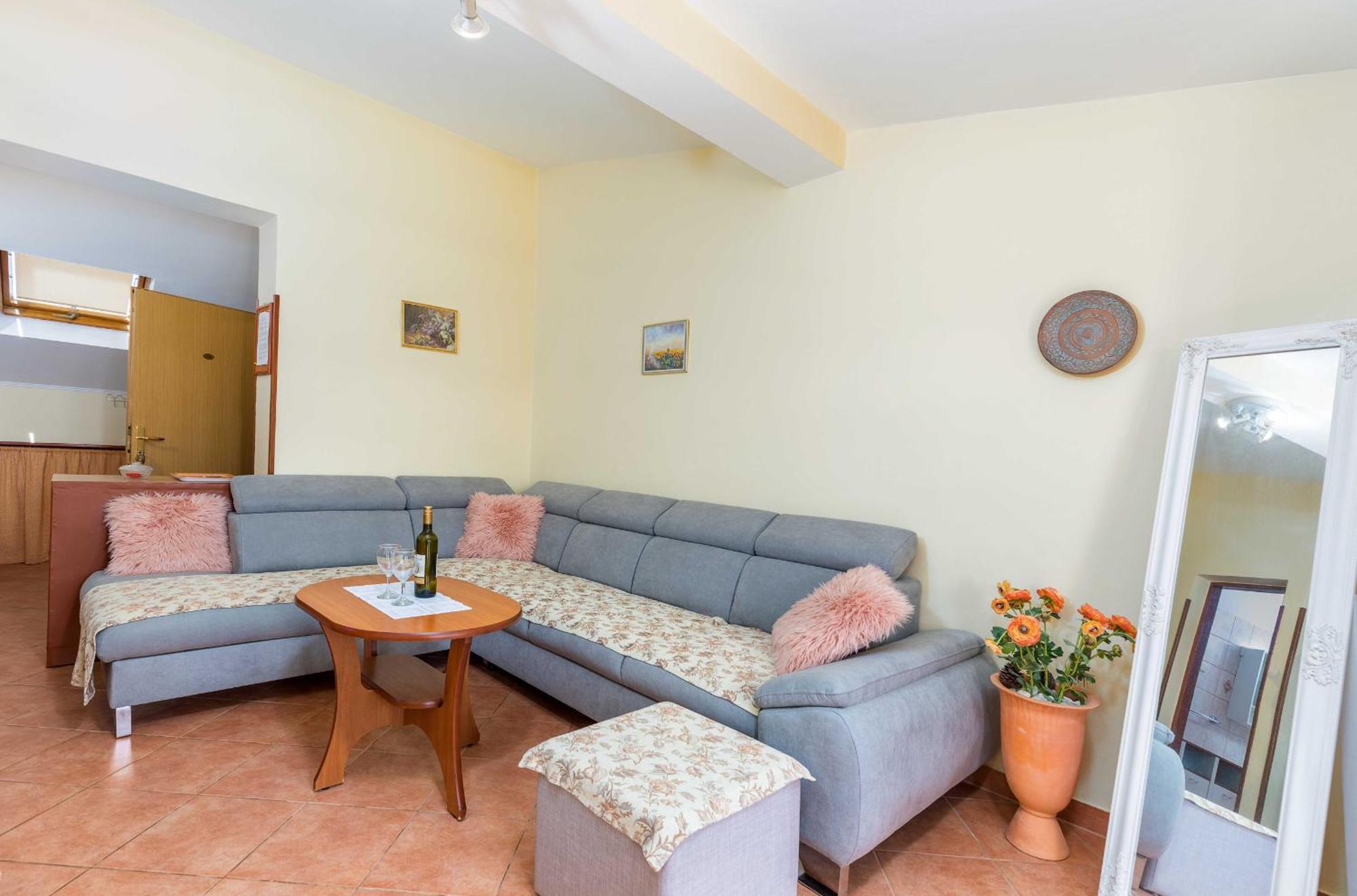 Villa Nada In Fazana - Near The Beach Экстерьер фото
