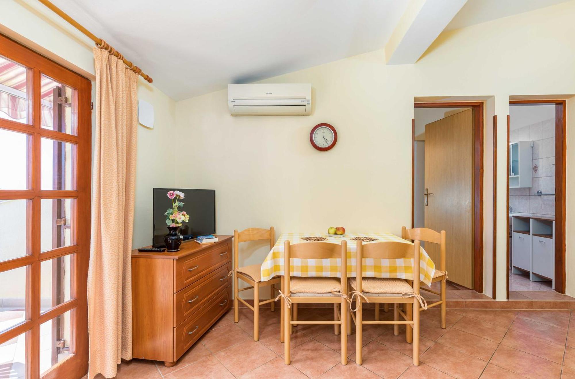 Villa Nada In Fazana - Near The Beach Экстерьер фото